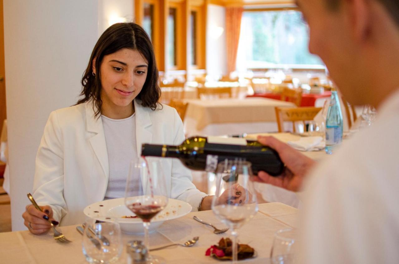 Flos Hotel Moena Dış mekan fotoğraf